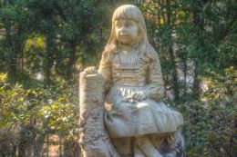 Savannah Ghost Tour Johnson Park  Little Annie statue