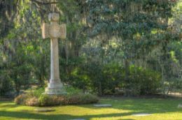 Bonaventure Cemetery Tour, Savannah Georgia cross statue