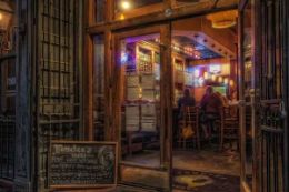 Savannah True Crime Pub Crawl Tondee's Tavern