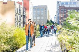 Walking the High Line on Chelsea Market and High Line NYC Food Tour