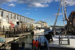 Sightseeing tour of Old Port on Portland Maine food tour